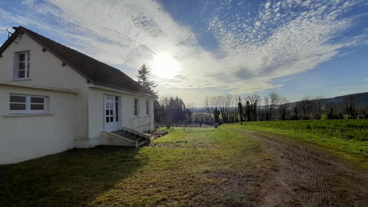 Gite Cottage Chaleureux En Pleine Campagne Vue Sur Les Monts Et Forets Et Le Chateau De Carrouges Exteriör bild